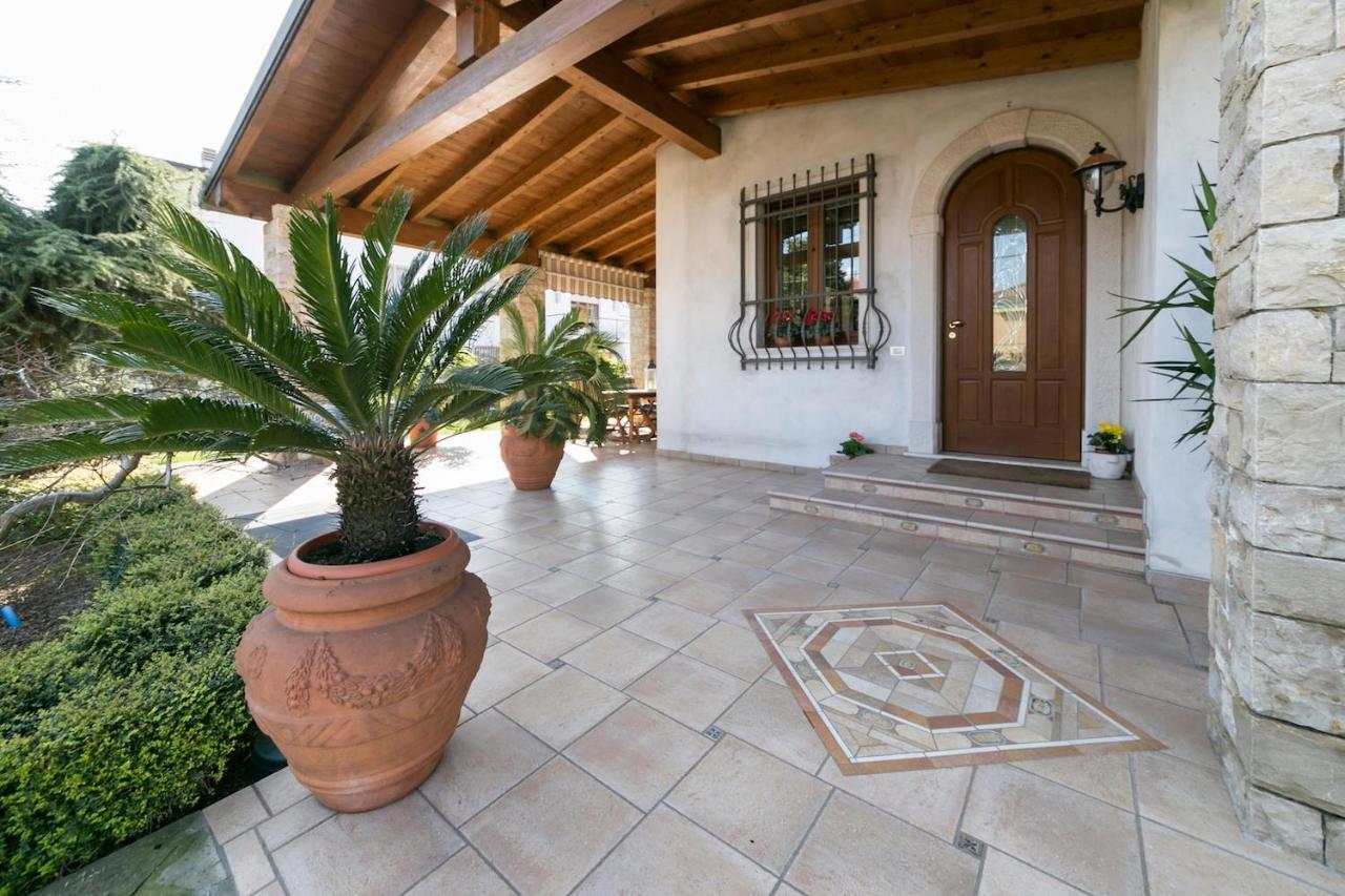 مبيت وإفطار ديسينسانو ديل غاردا La Casa Di Pimpi المظهر الخارجي الصورة
