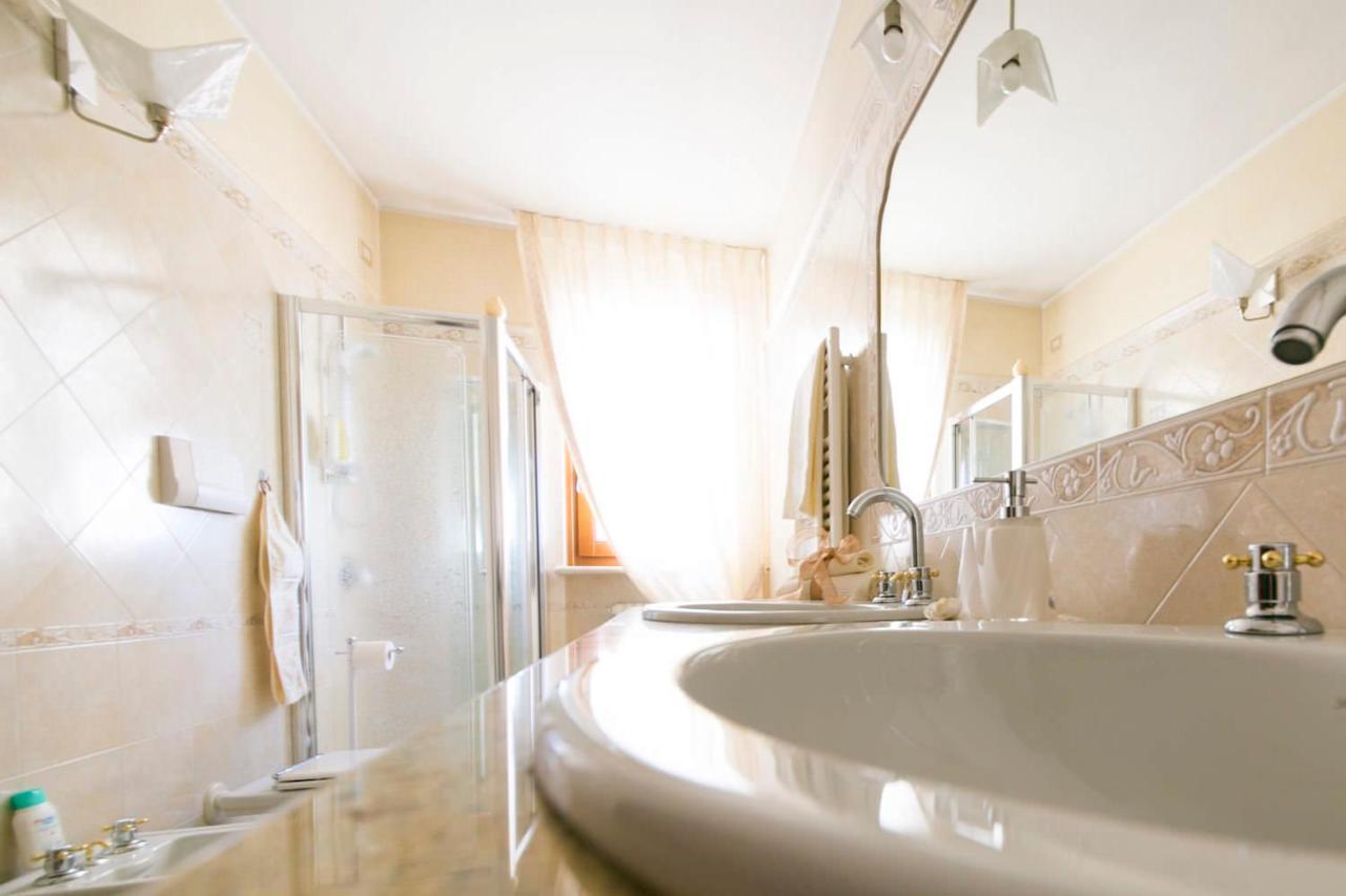 مبيت وإفطار ديسينسانو ديل غاردا La Casa Di Pimpi المظهر الخارجي الصورة
